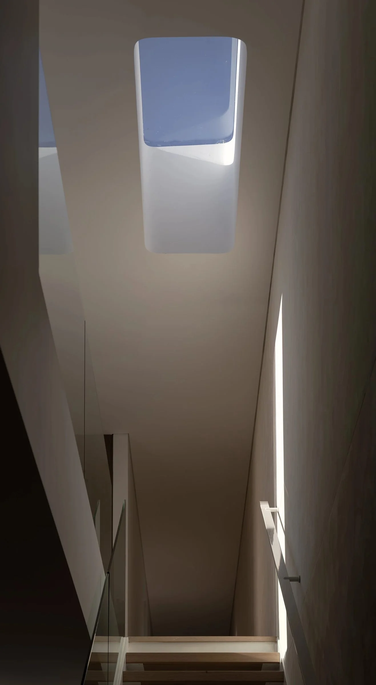 Kogarah House · architecture photography by Jason Romeo · view 9