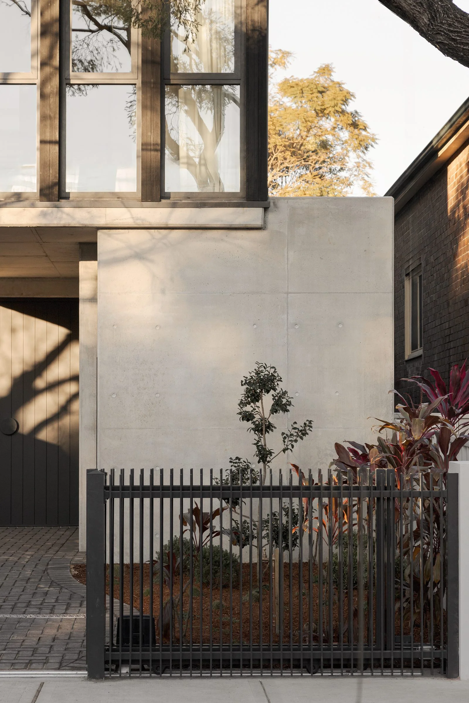 Surrey House · architecture photography by Jason Romeo · view 1