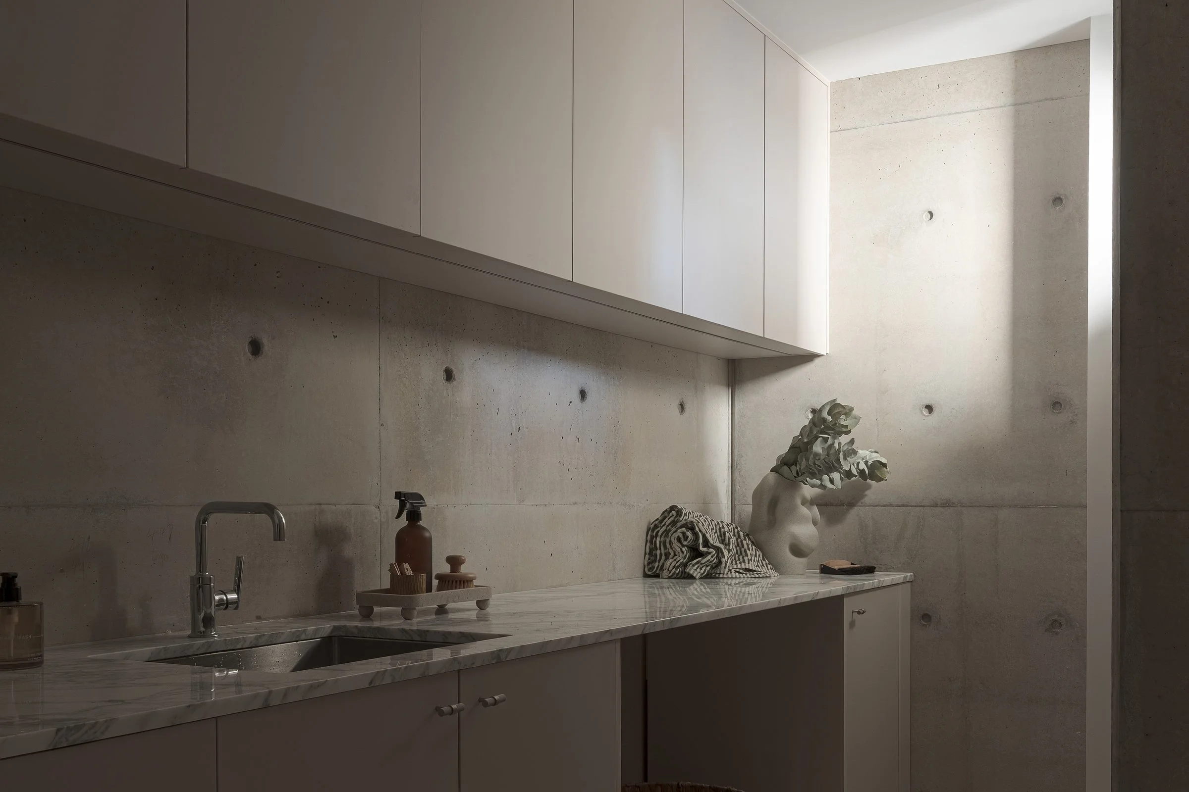 Surrey House · architecture photography by Jason Romeo · view 3