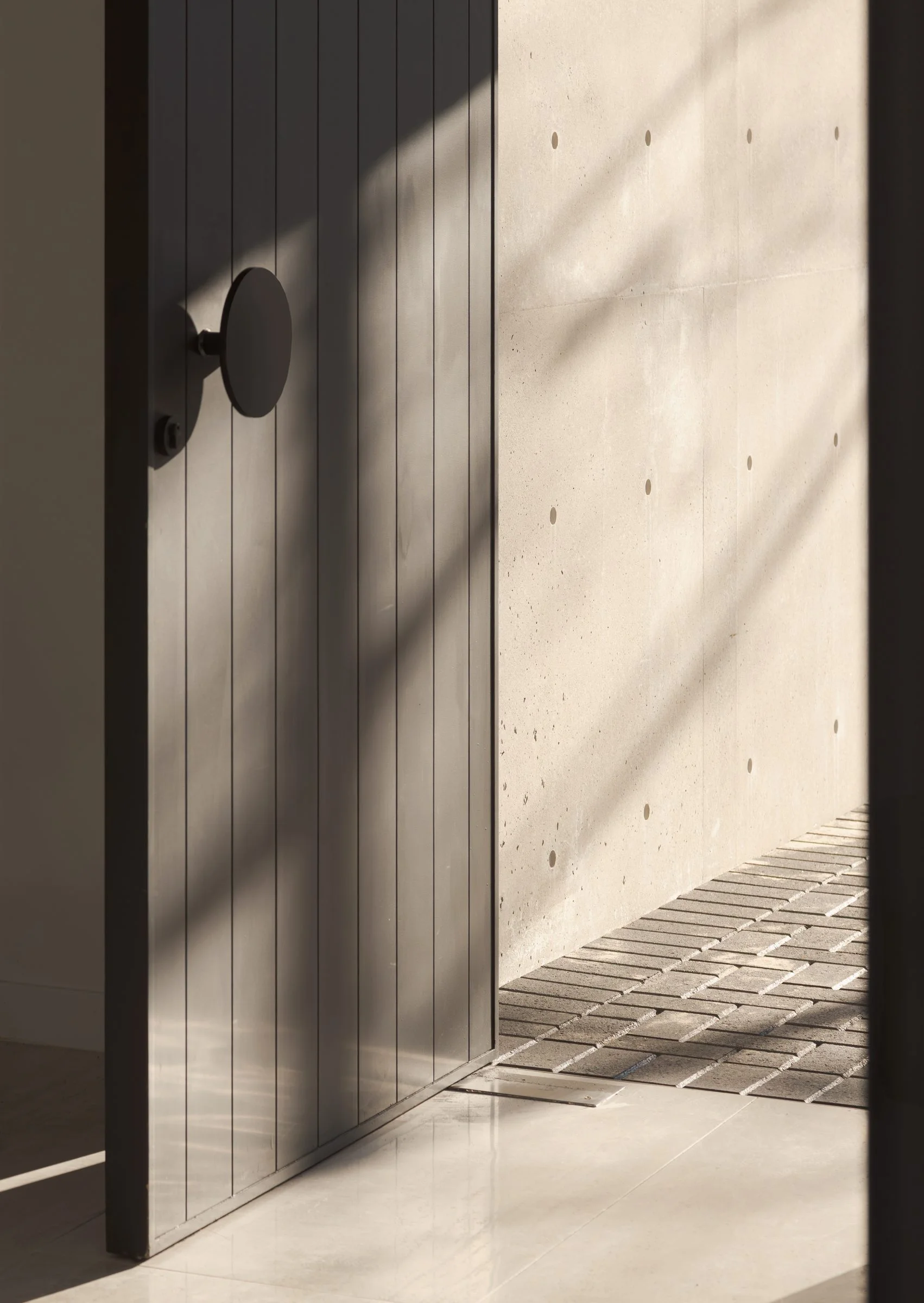Surrey House · architecture photography by Jason Romeo · view 5