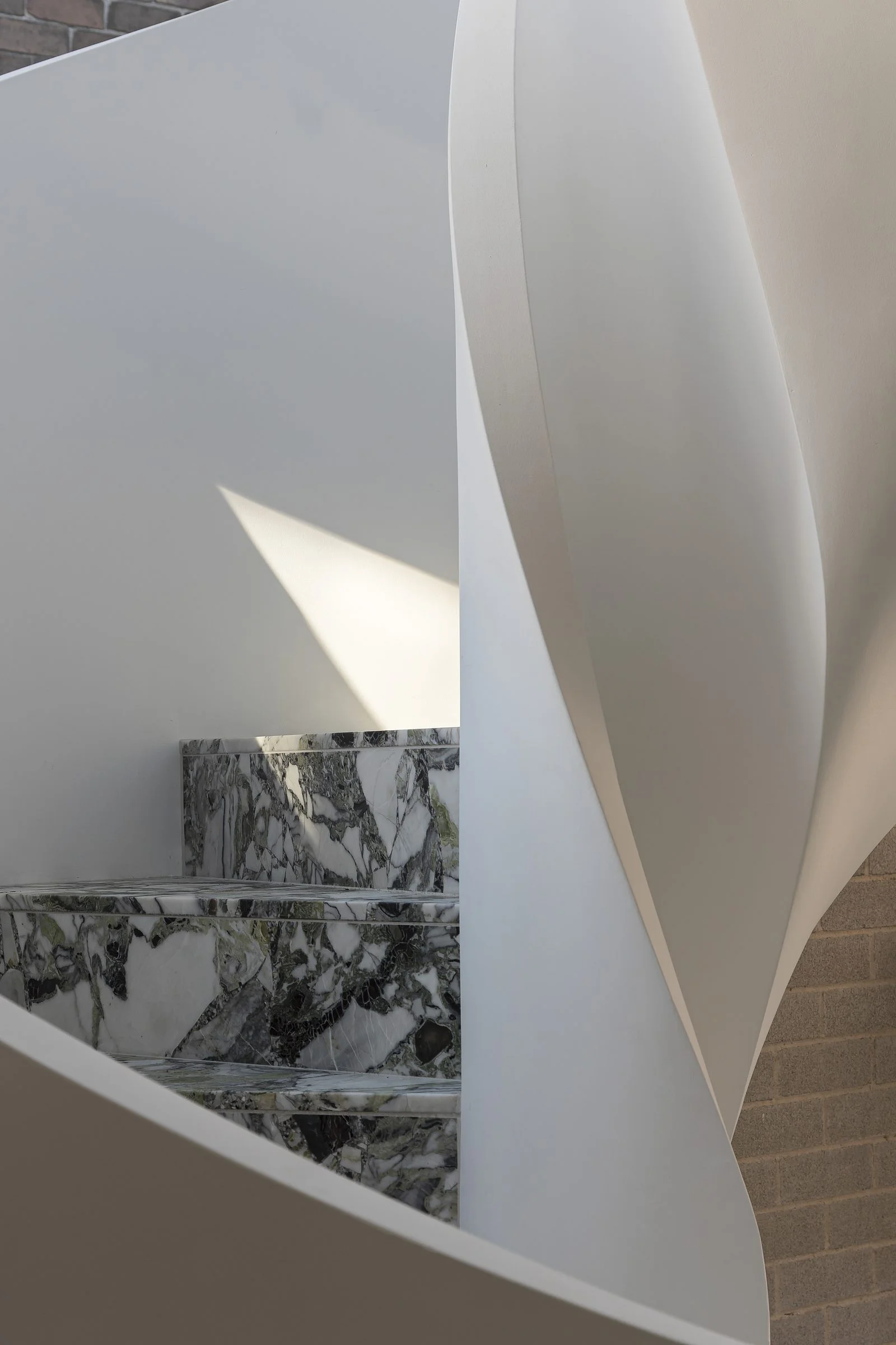 Surrey House · architecture photography by Jason Romeo · view 13