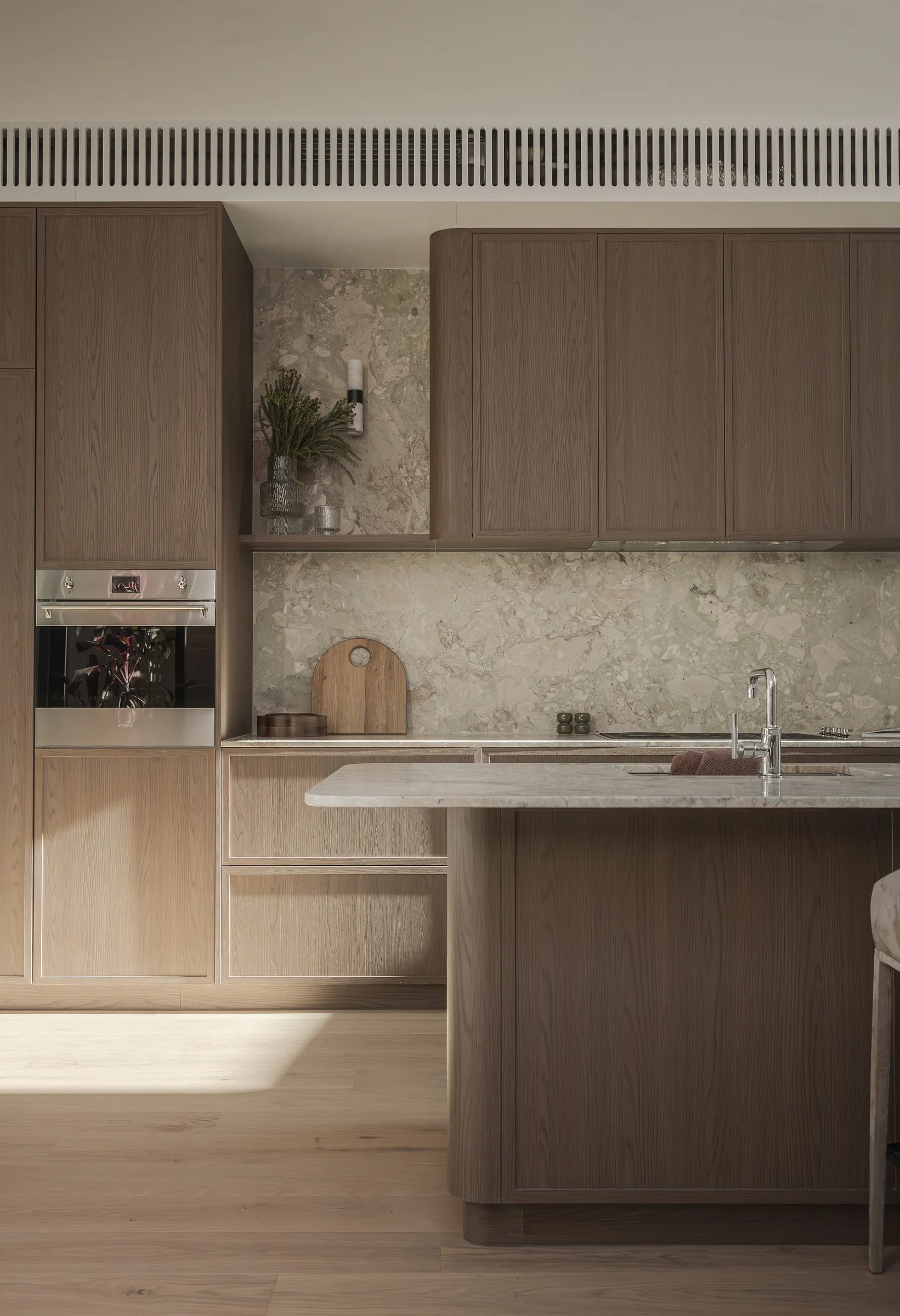 Surrey House · architecture photography by Jason Romeo · view 14